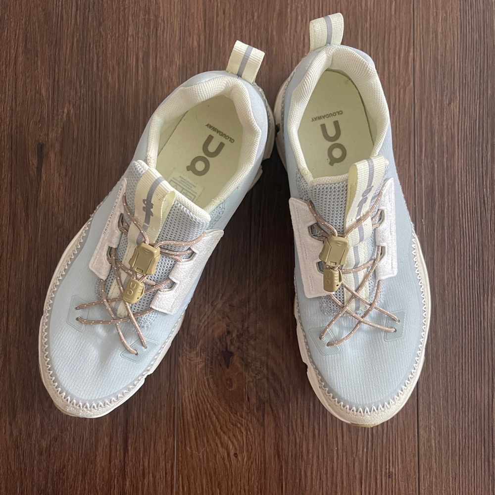 On Cloud Tennis Shoes (Worn Once) - Picture 3 of 4